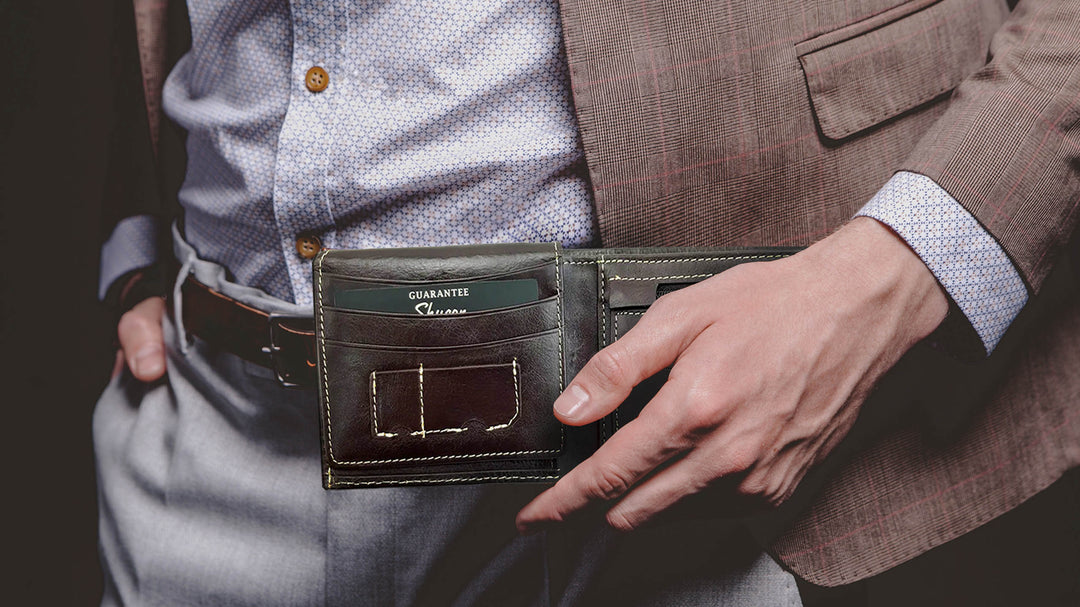 WALLETS FOR MEN AND WOMEN - FIND THE DIFFERENCES