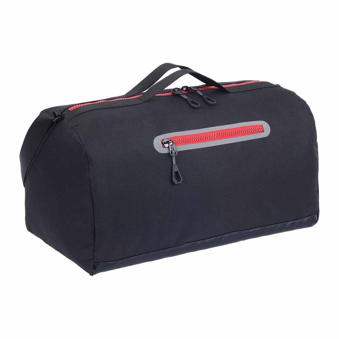 Lightweight, practical and stylish sports bag.